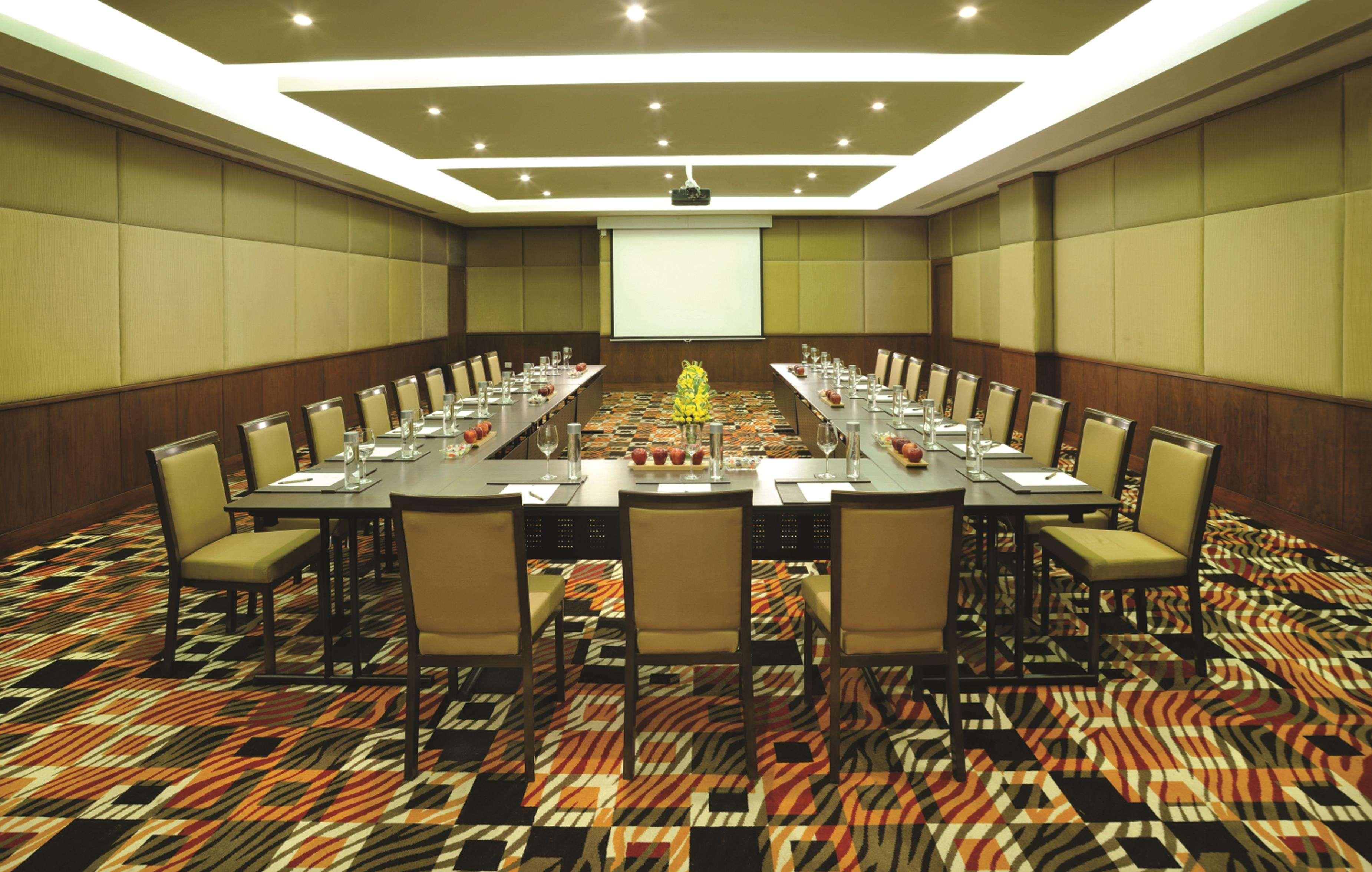 Doubletree By Hilton Gurgaon New Delhi Ncr Hotel Negócio foto
